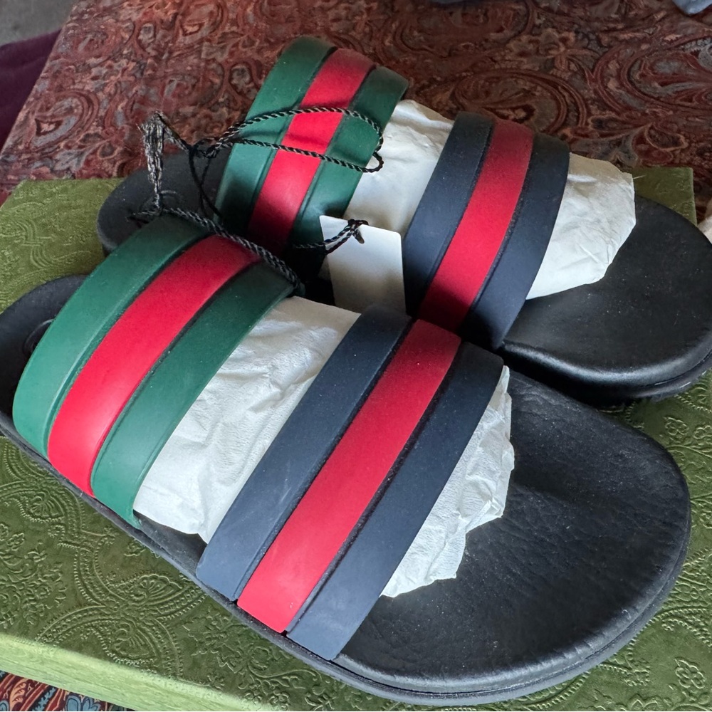 Gucci Black Slide Sandals with Red and Green Stripes